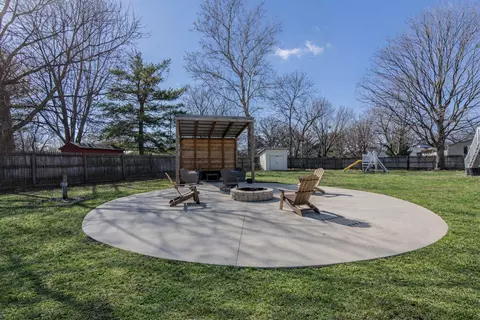 Exterior - 216 Bailey Ct, Princeton, IL 61356 photo 6 of 11