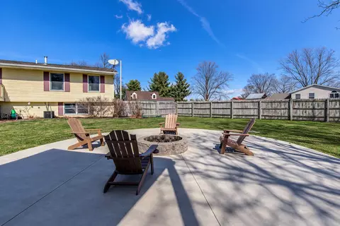 Exterior - 216 Bailey Ct, Princeton, IL 61356 photo 4 of 11