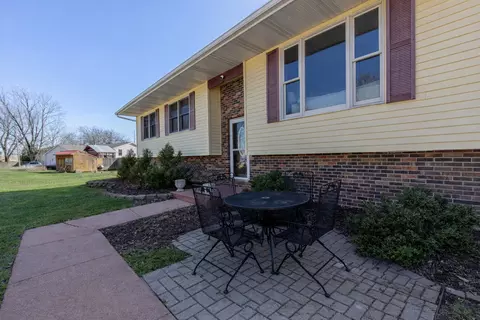 Exterior - 216 Bailey Ct, Princeton, IL 61356 photo 2 of 11