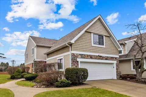 2533 Windsor Ln, Northbrook, IL 60062