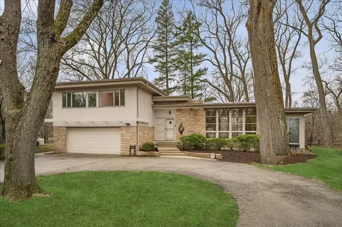 782 Clover Ln, Glencoe, IL 60022