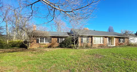 4 Lilac Ln, Centralia, IL 62801