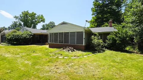 Exterior - 4 Lilac Ln, Centralia, IL 62801 photo 5 of 11