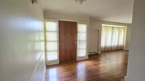 Entry Way - 4 Lilac Ln, Centralia, IL 62801 photo 1 of 1