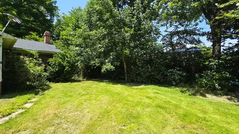 Exterior - 4 Lilac Ln, Centralia, IL 62801 photo 8 of 11