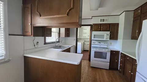 Kitchen - 4 Lilac Ln, Centralia, IL 62801 photo 1 of 4