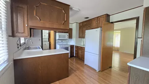 Kitchen - 4 Lilac Ln, Centralia, IL 62801 photo 3 of 4