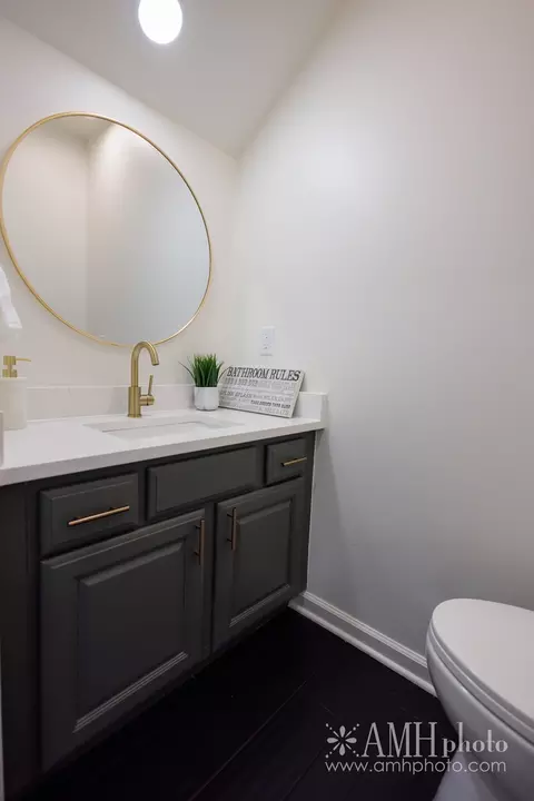 Bath - 1436 Eagle St, Kankakee, IL 60901 photo 1 of 8