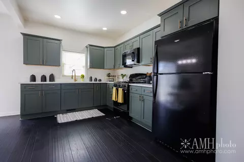 Kitchen - 1436 Eagle St, Kankakee, IL 60901 photo 2 of 4