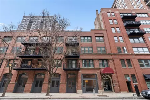 420 W Ontario St #202, Chicago, IL 60654