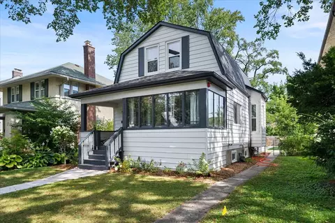 830 N Grove Ave, Oak Park, IL 60302
