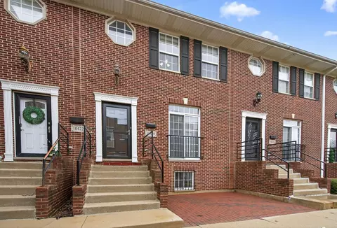 10420 S Walden Pkwy, Chicago, IL 60643