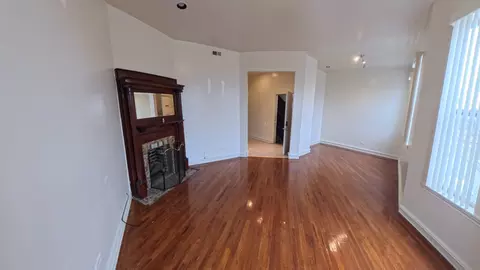 63 E 56th St, Chicago, IL 60637 photo 4