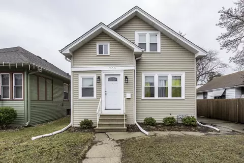 705 Massena Ave, Waukegan, IL 60085