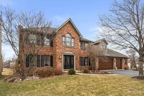 1909 Montclair Dr, Naperville, IL 60565