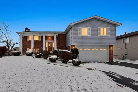 152 Oakhurst Rd, Matteson, IL 60443