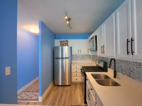 6700 S South Shore Dr #18K, Chicago, IL 60649