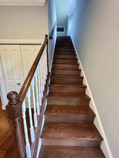 Entry Way - 1009 Arbor Ct, Mount Prospect, IL 60056 photo 2 of 3