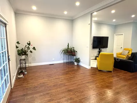 Living - 1009 Arbor Ct, Mount Prospect, IL 60056 photo 4 of 4