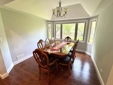 Dining - 1009 Arbor Ct, Mount Prospect, IL 60056 photo 3 of 3