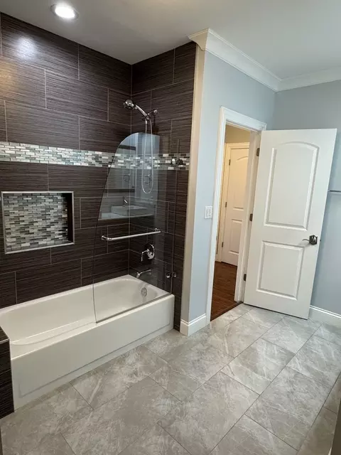 Bath - 1009 Arbor Ct, Mount Prospect, IL 60056 photo 6 of 6
