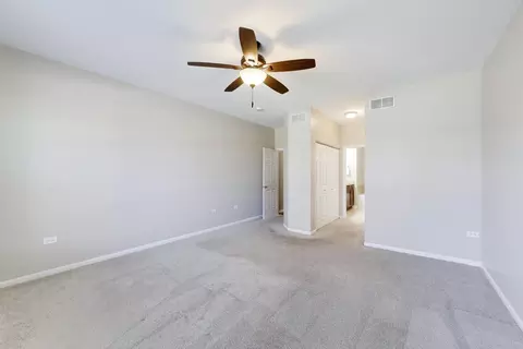 Bedroom - 985 Oak Ridge Blvd, Elgin, IL 60120 photo 1 of 3
