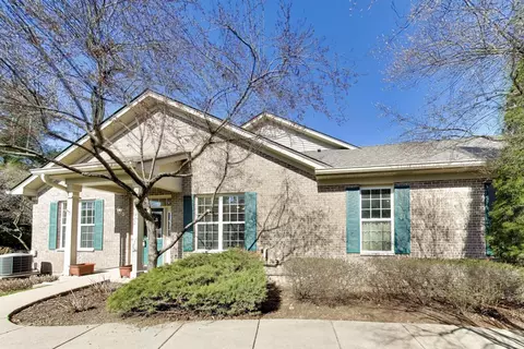 985 Oak Ridge Blvd, Elgin, IL 60120