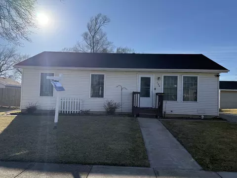 206 S 12th St, Rochelle, IL 61068