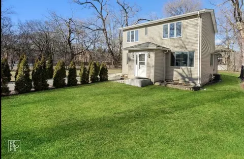 105 E Red Oak Ave, Bensenville, IL 60106