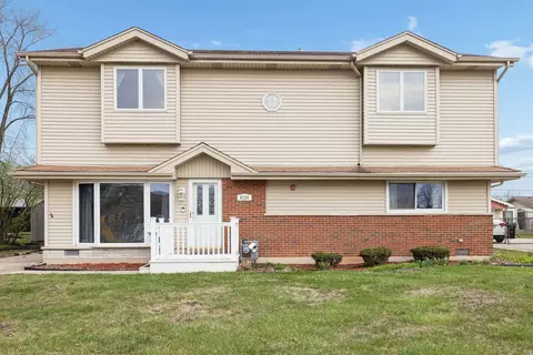 9136 Pembroke Ln, Bridgeview, IL 60455