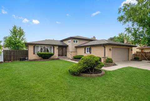 912 River Forest Ct, Bensenville, IL 60106