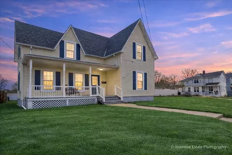 567 E New York St, Aurora, IL 60505