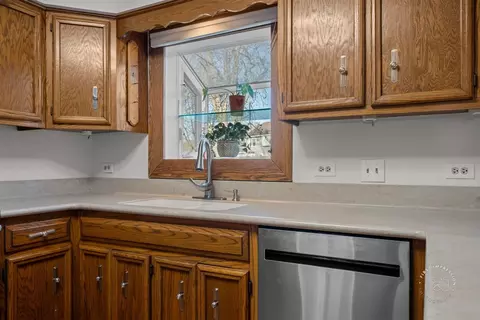 Kitchen - 2408 Barkdoll Rd, Naperville, IL 60565 photo 2 of 3