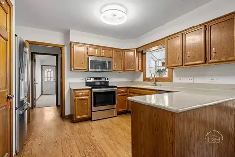 Kitchen - 2408 Barkdoll Rd, Naperville, IL 60565 photo 3 of 3
