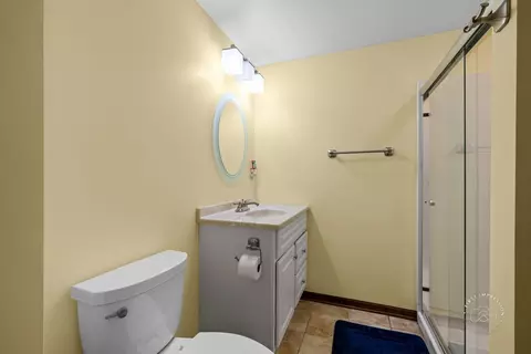 Bath - 2408 Barkdoll Rd, Naperville, IL 60565 photo 4 of 4