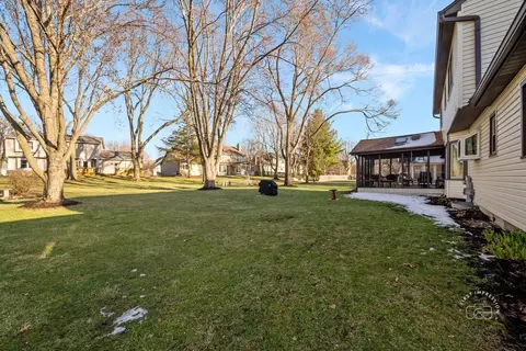 Exterior - 2408 Barkdoll Rd, Naperville, IL 60565 photo 5 of 6