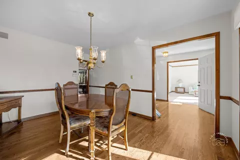 Dining - 2408 Barkdoll Rd, Naperville, IL 60565 photo 2 of 3