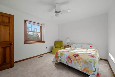 Bedroom - 2408 Barkdoll Rd, Naperville, IL 60565 photo 3 of 4