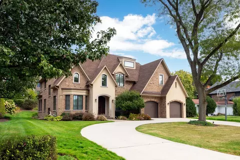641 Lakeside Dr, Hinsdale, IL 60521