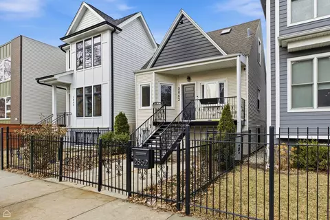 2862 N Woodard St, Chicago, IL 60618