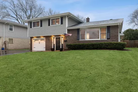 195 E Oak Glen Dr, Bartlett, IL 60103
