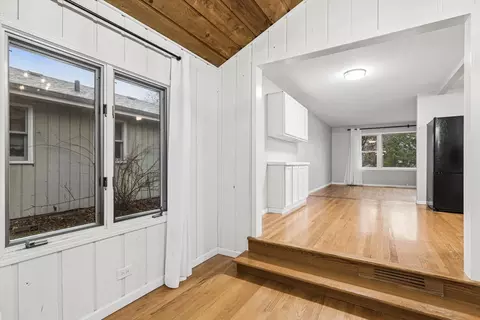 Entry Way - 195 E Oak Glen Dr, Bartlett, IL 60103 photo 2 of 2