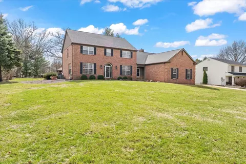 1303 Hickory Tree Ct, Mahomet, IL 61853