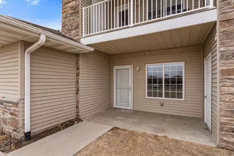 Exterior - 300 E Franklin St #101, Eldridge, IA 52748 photo 1 of 1