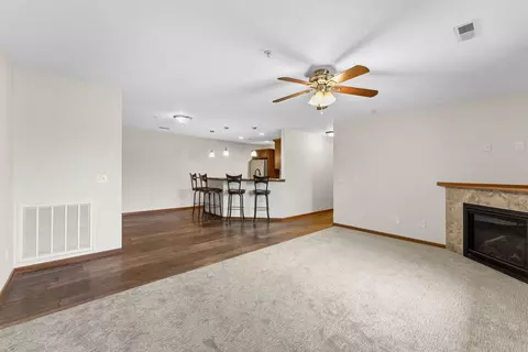 Living - 300 E Franklin St #101, Eldridge, IA 52748 photo 4 of 4