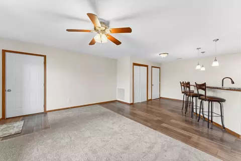 Living - 300 E Franklin St #101, Eldridge, IA 52748 photo 3 of 4