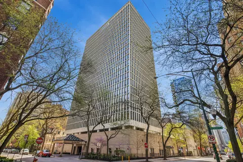 1 E Scott St #1810, Chicago, IL 60610