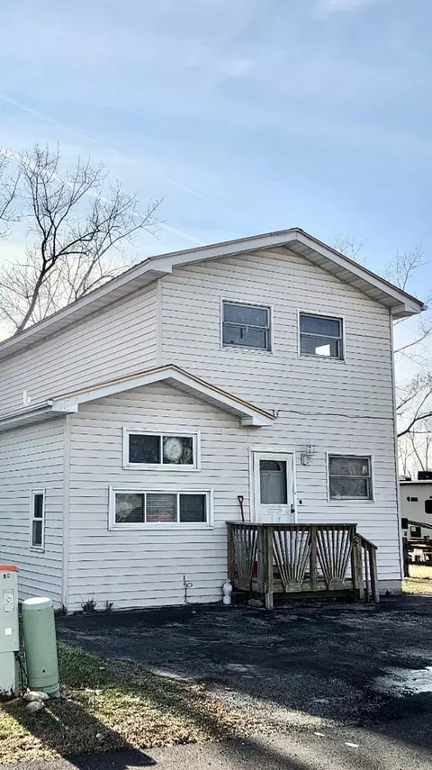 15 Dinosaur Rd, Wilmington, IL 60481