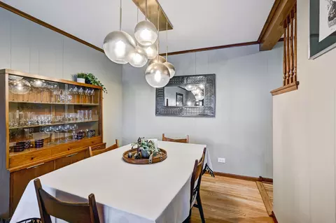 Dining - 571 Dara James Rd, Des Plaines, IL 60016 photo 1 of 2
