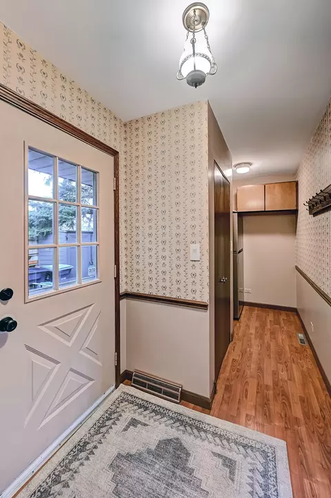 Entry Way - 571 Dara James Rd, Des Plaines, IL 60016 photo 1 of 1